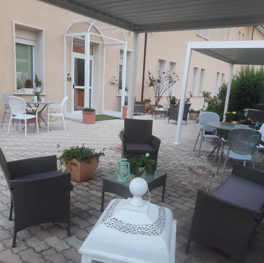 Hotel Porta Rivera Л'Акуила Экстерьер фото