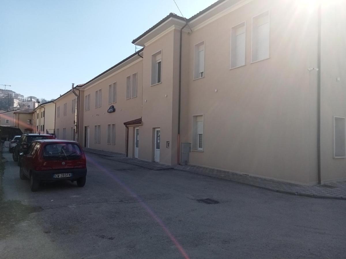 Hotel Porta Rivera Л'Акуила Экстерьер фото