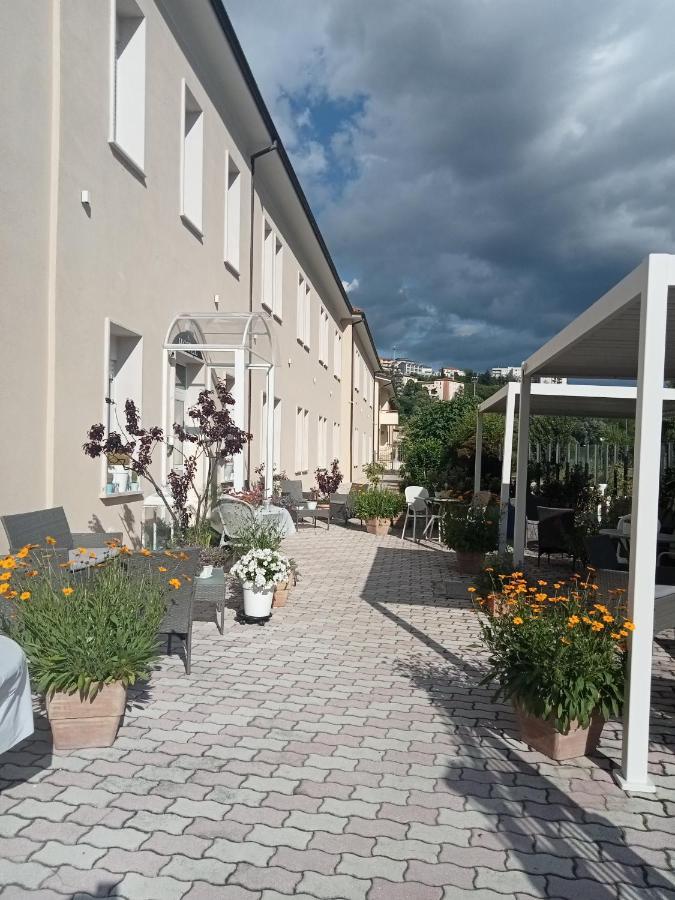 Hotel Porta Rivera Л'Акуила Экстерьер фото